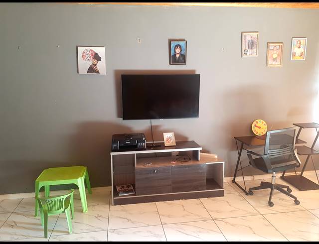 3 BEDROOM FREEHOLD FOR SALE IN TIRYVILLE